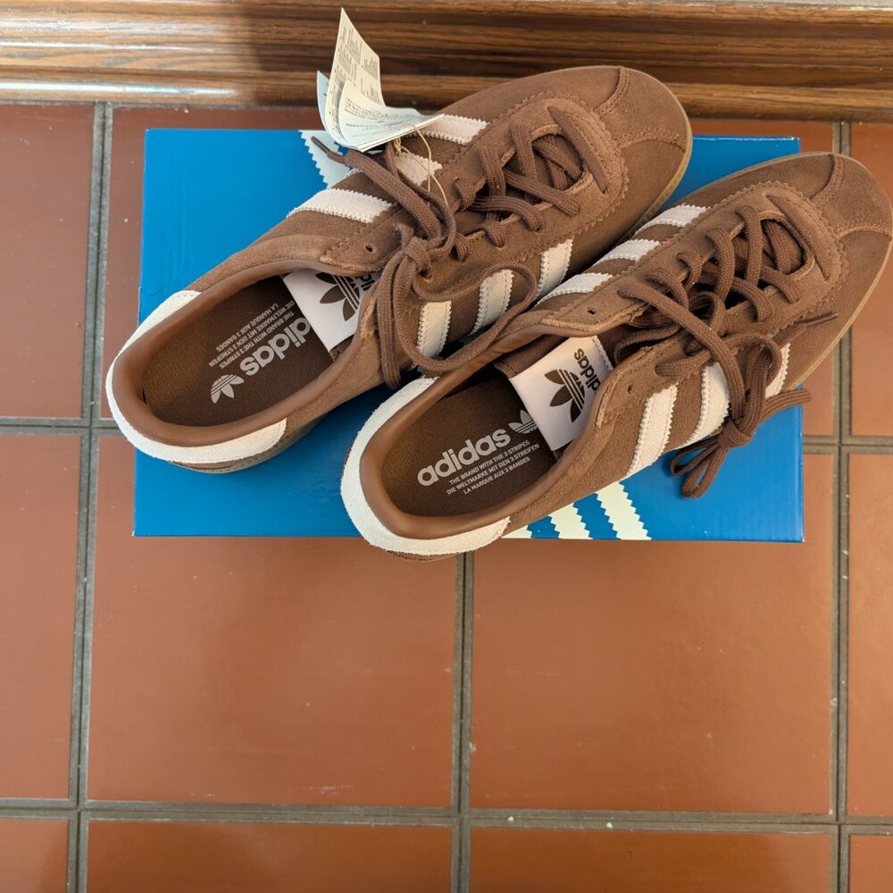 Adidas Bermuda Shoes Brown Suede Pink Stripes - Picture 4 of 9